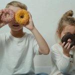 Яркий и красочный интерфейс слота Sugar Rush с конфетами